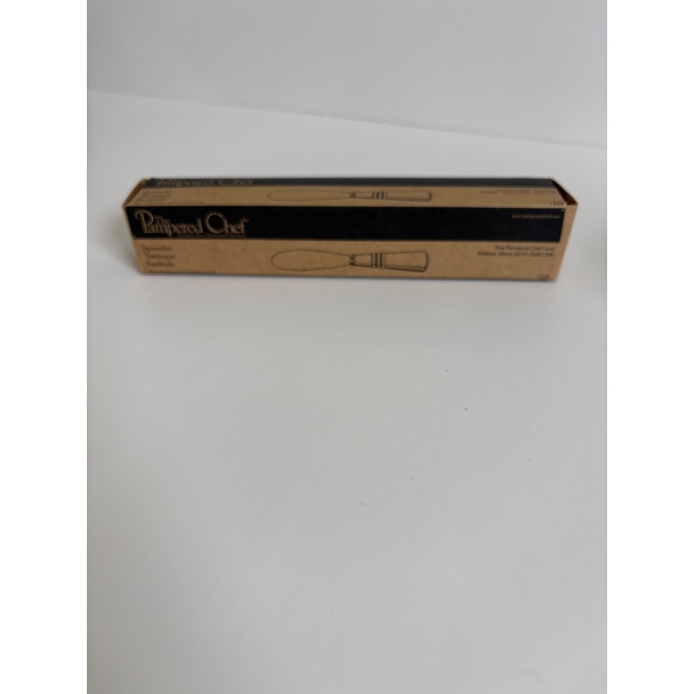 Pampered Chef NEW Spreader 1323 Stainless Steel Serrated Blade Cream Handle